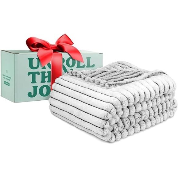 Black and White Throw Blanket Plush Fleece Blanket Couch Bed Home Decor 50x60 - Picture 7 of 7